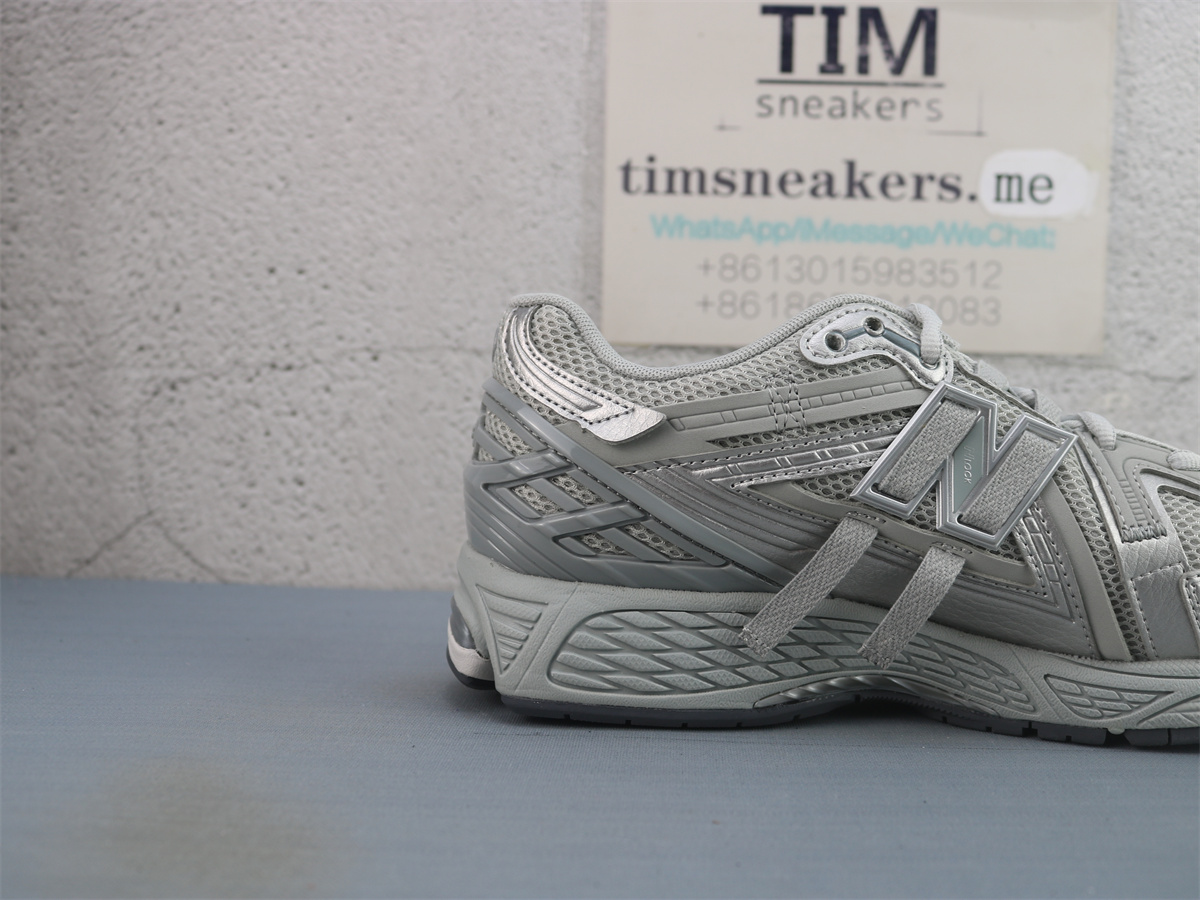 New Balance 1906A Concrete Silver Metallic M1906AG
